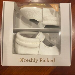 Freshly Picked Classic White Baby Moccasins